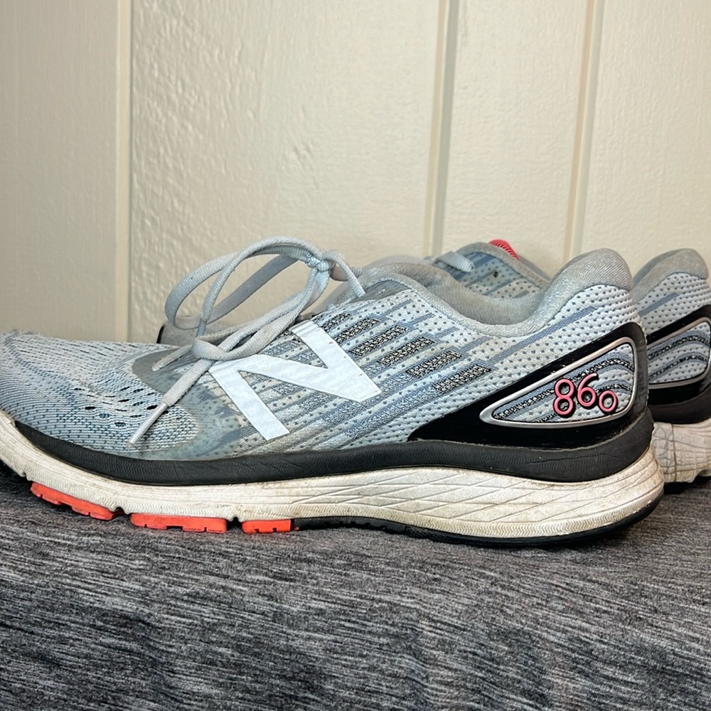 New Balance 860V9 Light Blue White Pink Cushioned Running Shoes